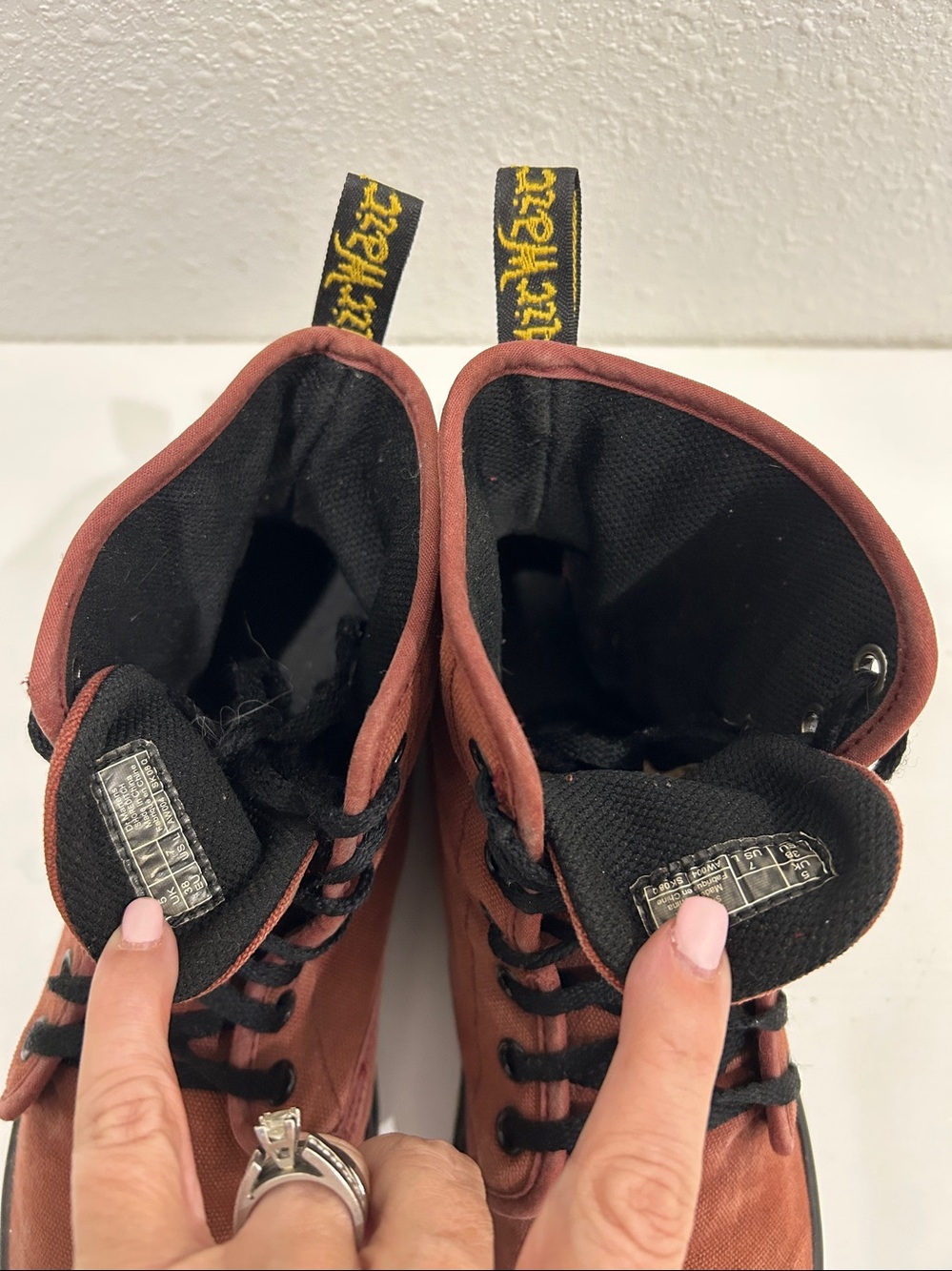Dr. Doc Martens Shoreditch Maroon Canvas Lace Up Boots |Size 7 - Picture 7 of 10